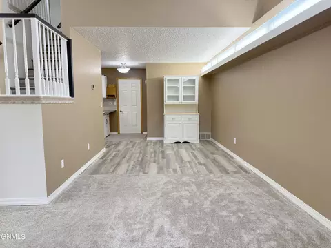 Living - 1510 Cimarron Dr, Bismarck, ND 58503 photo 6 of 9