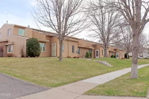 Exterior - 1510 Cimarron Dr, Bismarck, ND 58503 photo 7 of 7