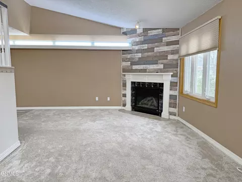 Living - 1510 Cimarron Dr, Bismarck, ND 58503 photo 2 of 9