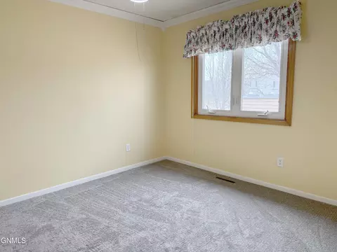 Bedroom - 1510 Cimarron Dr, Bismarck, ND 58503 photo 1 of 5