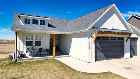 Exterior - 2709 44th Ave W, Williston, ND 58801 photo 2 of 4