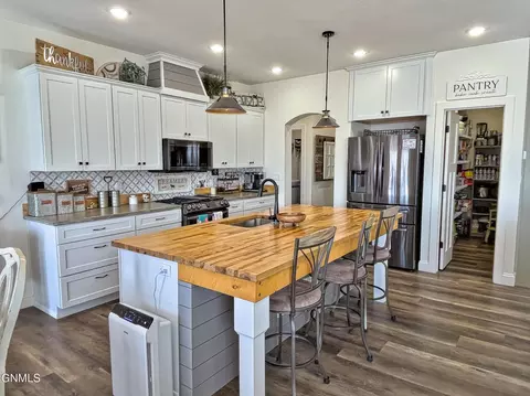 Kitchen - 2709 44th Ave W, Williston, ND 58801 photo 1 of 5