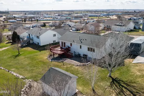 3432 Crocus Ave, Bismarck, ND 58501 photo 13