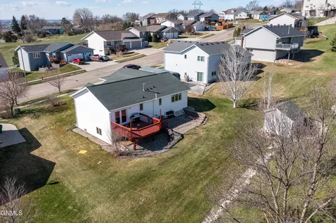 3432 Crocus Ave, Bismarck, ND 58501 photo 15
