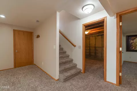 Entry Way - 3432 Crocus Ave, Bismarck, ND 58501 photo 3 of 4