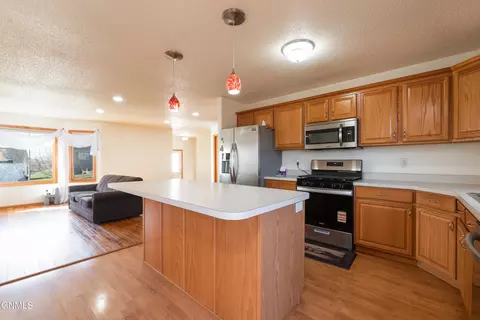 3432 Crocus Ave, Bismarck, ND 58501 photo 10