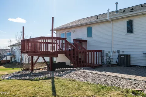 Exterior - 3432 Crocus Ave, Bismarck, ND 58501 photo 3 of 4
