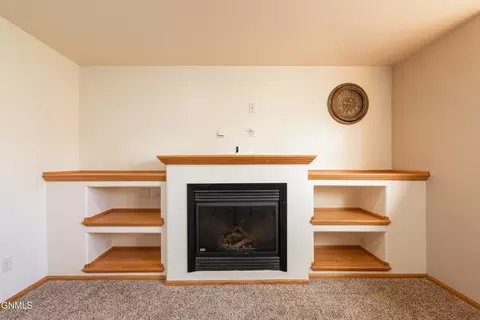 Living - 3432 Crocus Ave, Bismarck, ND 58501 photo 4 of 6