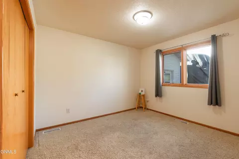 Bedroom - 3432 Crocus Ave, Bismarck, ND 58501 photo 3 of 4