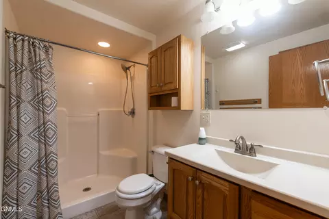 Bath - 3432 Crocus Ave, Bismarck, ND 58501 photo 2 of 2