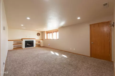 Living - 3432 Crocus Ave, Bismarck, ND 58501 photo 6 of 6