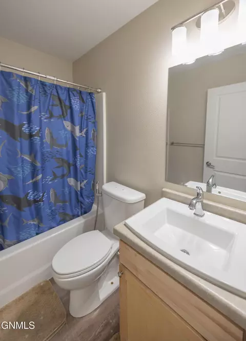Bath - 2820 27th St W, Williston, ND 58801 photo 6 of 6
