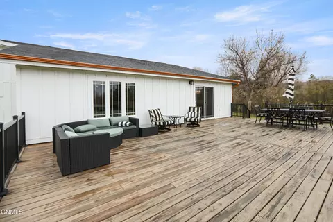 Exterior - 3115 11th Ave E, Williston, ND 58801 photo 4 of 6