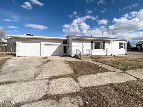 501 Benson St N, Tioga, ND 58852