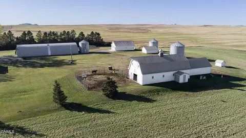 2651 110th Ave SW, Dickinson, ND 58601