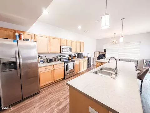 Kitchen - 2705 28th St W, Williston, ND 58801 photo 4 of 4