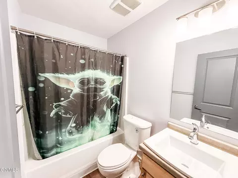 Bath - 2705 28th St W, Williston, ND 58801 photo 2 of 3