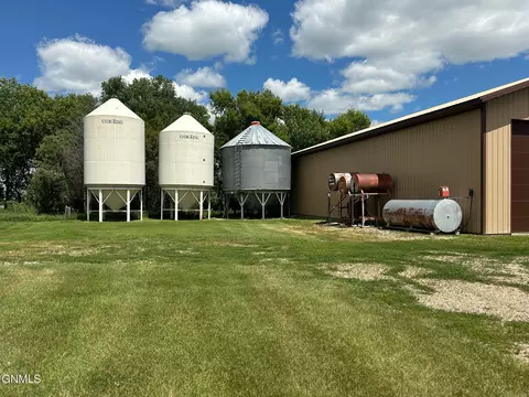 Exterior - 679 38th Ave NE, Bowdon, ND 58418 photo 10 of 35