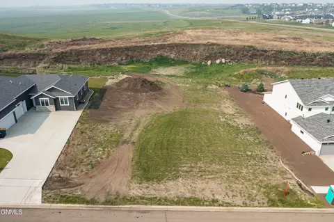 2016 Prairie Hawk Dr, Bismarck, ND 58503 photo 8