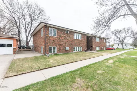 1405 Avenue B, Bismarck, ND 58501