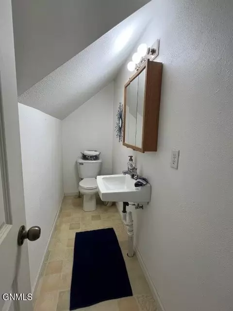 Bath - 615 4th Ave E, Mobridge, SD 57601 photo 4 of 4
