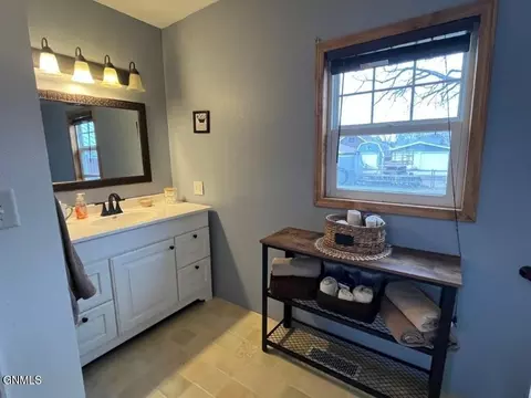 Bath - 615 4th Ave E, Mobridge, SD 57601 photo 2 of 4