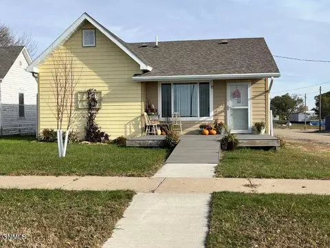 6 4th Ave E, Mobridge, SD 57601 photo 1