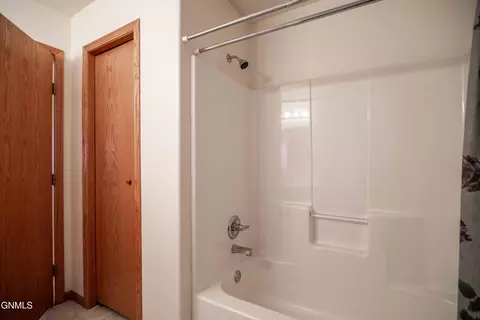 Bath - 715 Brome Loop, Bismarck, ND 58503 photo 3 of 6