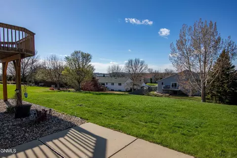 Exterior - 715 Brome Loop, Bismarck, ND 58503 photo 10 of 10