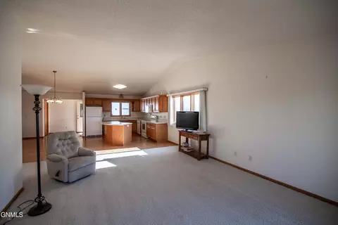 Living - 715 Brome Loop, Bismarck, ND 58503 photo 2 of 6