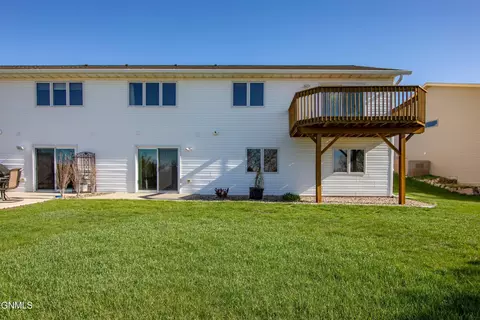 Exterior - 715 Brome Loop, Bismarck, ND 58503 photo 9 of 10