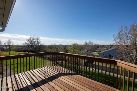 Exterior - 715 Brome Loop, Bismarck, ND 58503 photo 5 of 10
