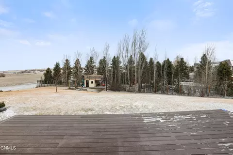 1547 Creekside Dr W, Williston, ND 58801 photo 31