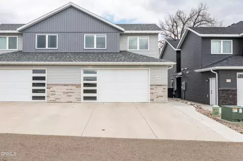 Exterior - 2425 Water Park Loop SE, Mandan, ND 58554 photo 5 of 5