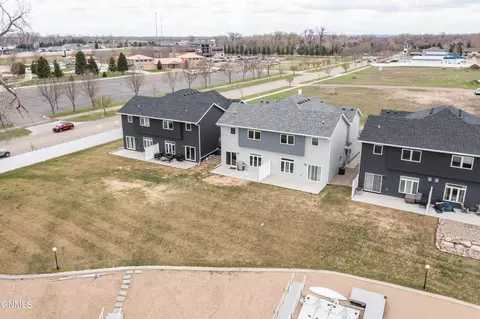 View/Area - 2425 Water Park Loop SE, Mandan, ND 58554 photo 3 of 8