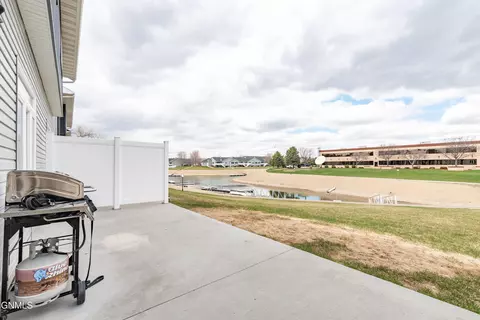 Exterior - 2425 Water Park Loop SE, Mandan, ND 58554 photo 2 of 5
