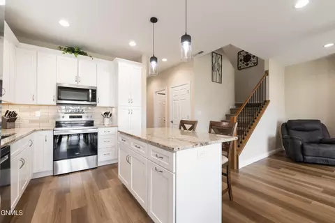 Kitchen - 2425 Water Park Loop SE, Mandan, ND 58554 photo 4 of 4