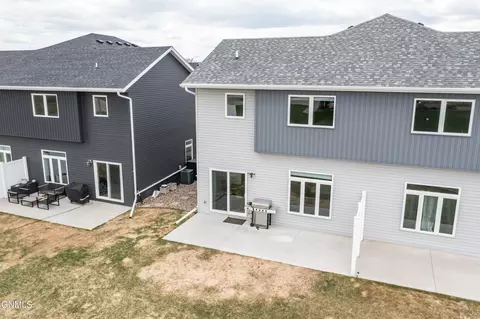 Exterior - 2425 Water Park Loop SE, Mandan, ND 58554 photo 3 of 5