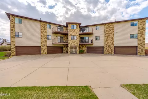 2630 Gateway Ave, Bismarck, ND 58503