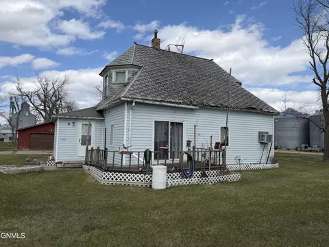505 3rd Ave, Leal, ND 58479