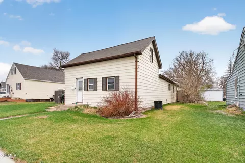 815 4th Ave W, Williston, ND 58801