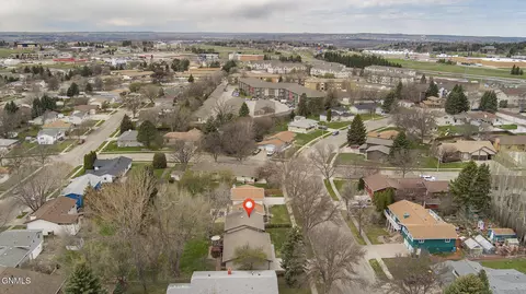 View/Area - 2009 Grimsrud Dr, Bismarck, ND 58501 photo 1 of 13