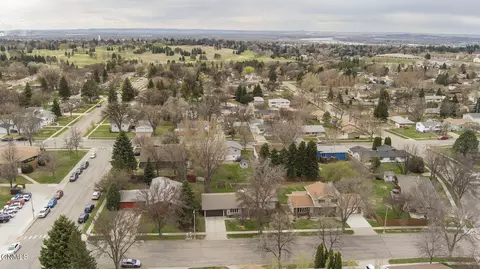 View/Area - 2009 Grimsrud Dr, Bismarck, ND 58501 photo 12 of 13