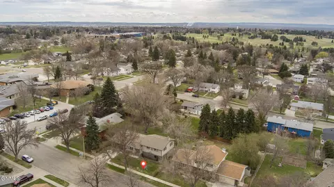 View/Area - 2009 Grimsrud Dr, Bismarck, ND 58501 photo 3 of 13