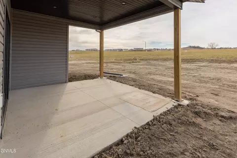 Exterior - 3607 Silver Leaf Ave, Mandan, ND 58554 photo 2 of 3