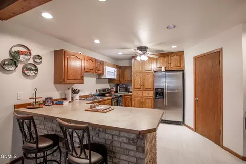 Kitchen - 414 E Brandon Dr, Bismarck, ND 58503 photo 1 of 2