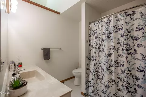 Bath - 414 E Brandon Dr, Bismarck, ND 58503 photo 1 of 4