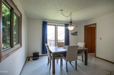 Dining - 414 E Brandon Dr, Bismarck, ND 58503 photo 3 of 3