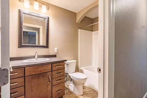 Bath - 801 Bremner Ave, Bismarck, ND 58503 photo 5 of 5
