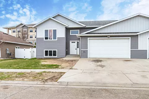 Exterior - 801 Bremner Ave, Bismarck, ND 58503 photo 2 of 3